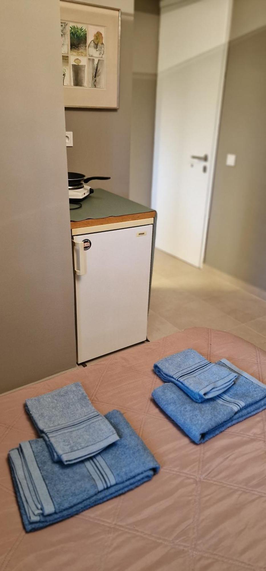 A Cozy Affordable Place At Voula Atene Esterno foto