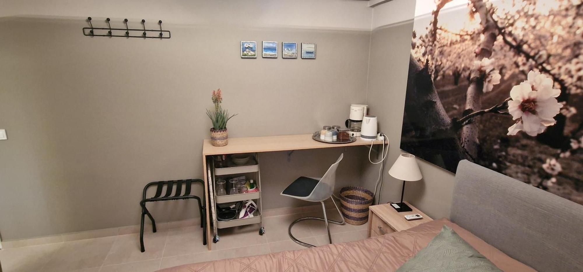 A Cozy Affordable Place At Voula Atene Esterno foto